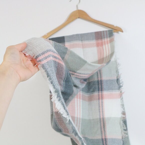 *Pink and Grey Large Blanket Scarf - Picture 1 of 3